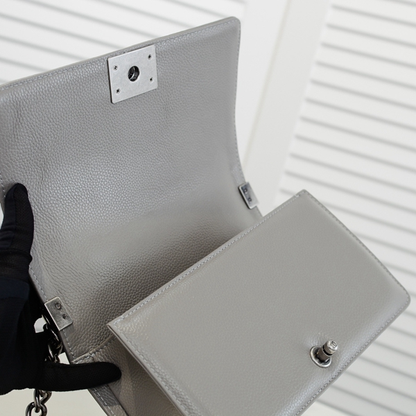 シャネルバッグ着用イメージ